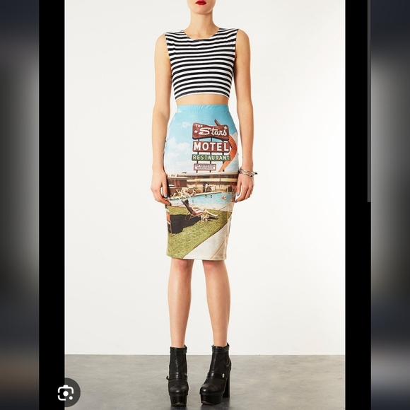 Topshop Dresses & Skirts - Topshop Vintage motif Skirt